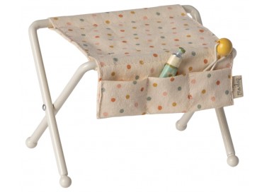 MAILEG  TABLE A LANGER, BEBE SOURIS  BLANC CASSE